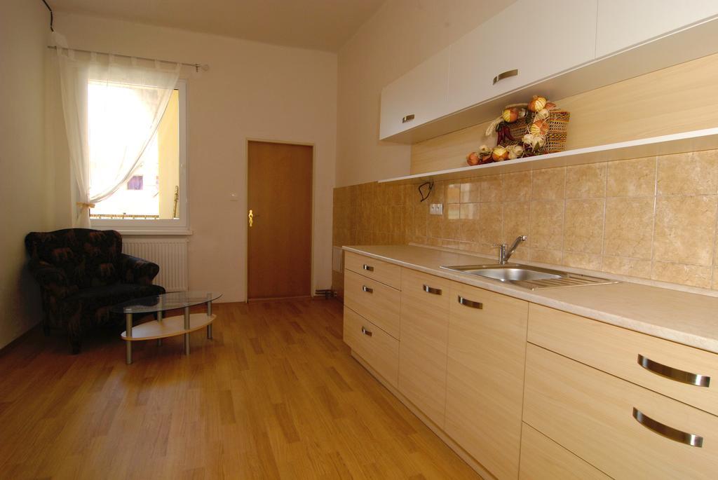 Fontana Pizzeria - Pension Ceske Budejovice Chambre photo
