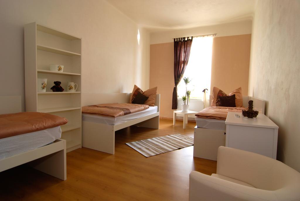 Fontana Pizzeria - Pension Ceske Budejovice Chambre photo