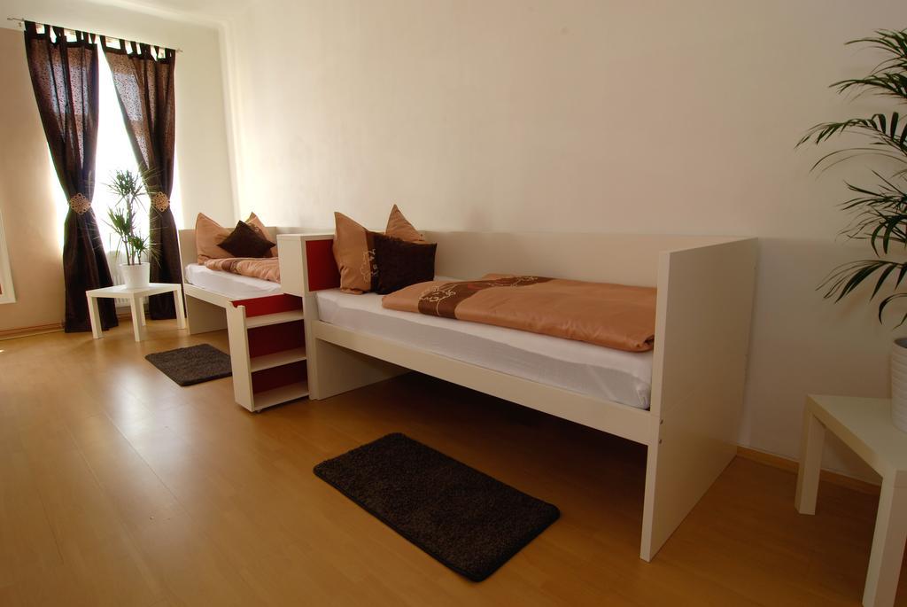 Fontana Pizzeria - Pension Ceske Budejovice Chambre photo