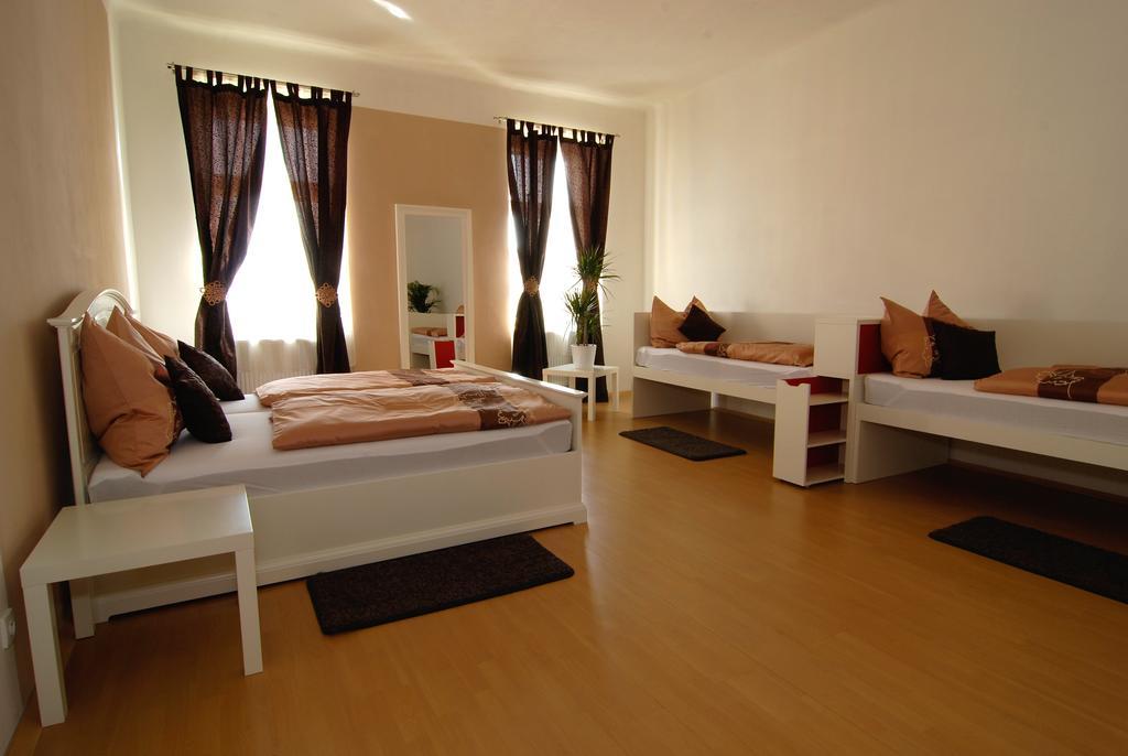 Fontana Pizzeria - Pension Ceske Budejovice Chambre photo
