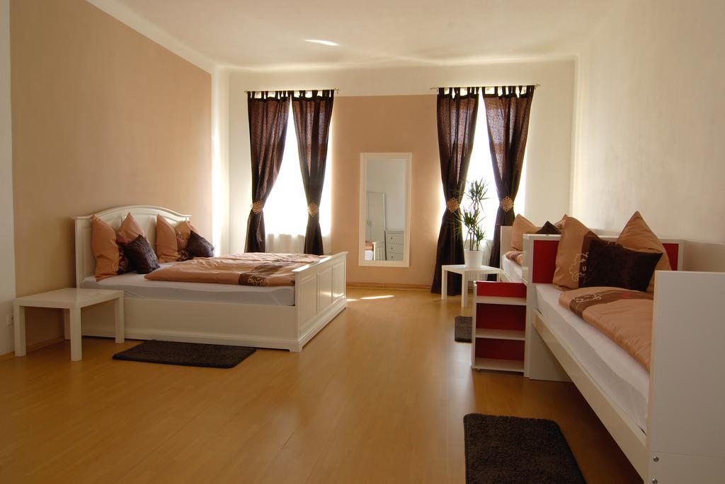 Fontana Pizzeria - Pension Ceske Budejovice Chambre photo