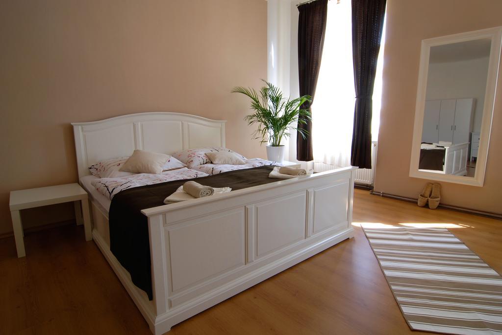 Fontana Pizzeria - Pension Ceske Budejovice Chambre photo