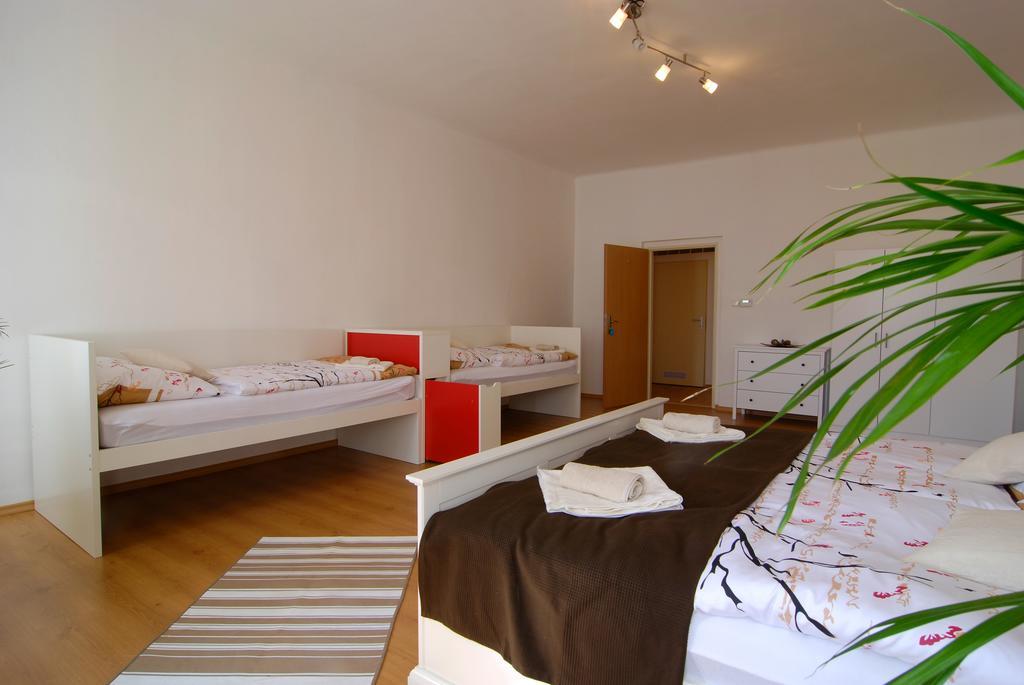 Fontana Pizzeria - Pension Ceske Budejovice Chambre photo