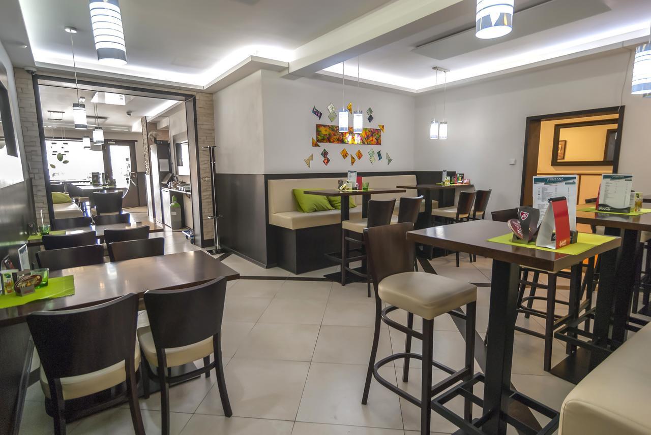 Fontana Pizzeria - Pension Ceske Budejovice Extérieur photo
