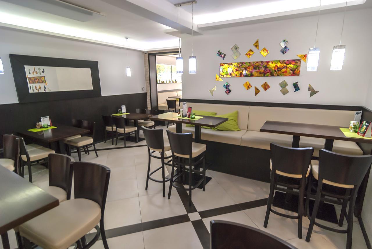 Fontana Pizzeria - Pension Ceske Budejovice Extérieur photo